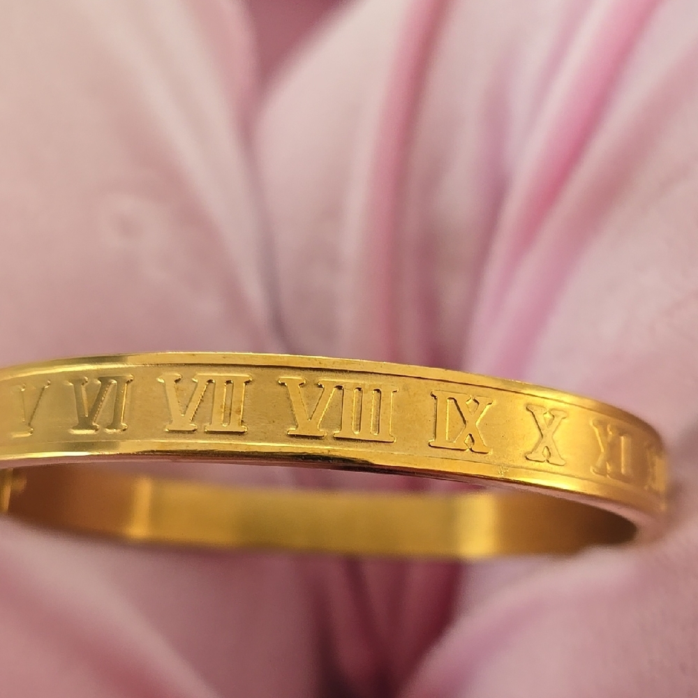 Gold Roman Numeral Bangle Bracelet
